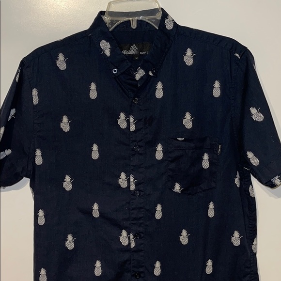 Bundle: Molokai Surf Co. Collared Shirts - Picture 4 of 9